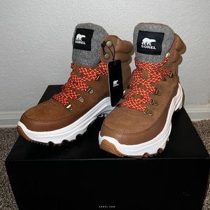*BRAND NEW* SOREL WOMEN'S KINETIC BREAKTHRU CONQUEST SNEAKER BOOT